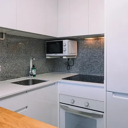 Piscina Y Garaje Cerca Del Centro By شقة