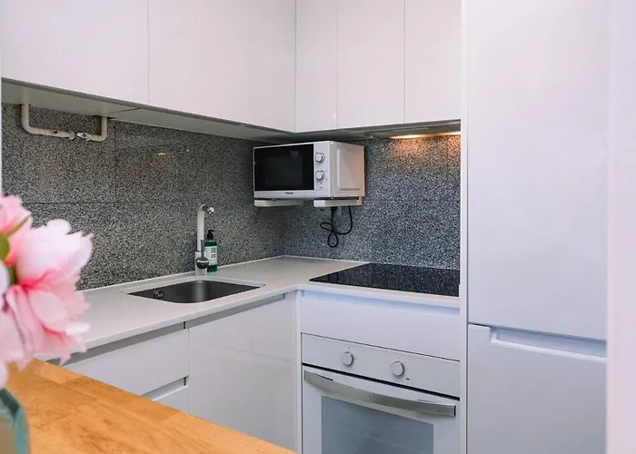 Piscina Y Garaje Cerca Del Centro By Lejlighed