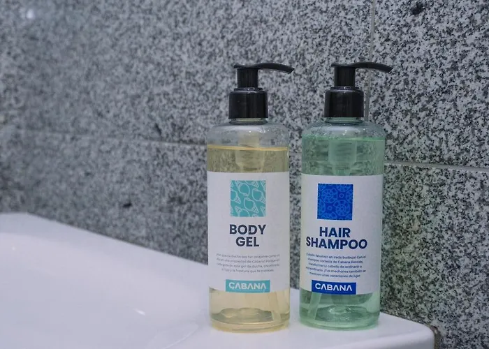 Piscina Y Garaje Cerca Del Centro By *